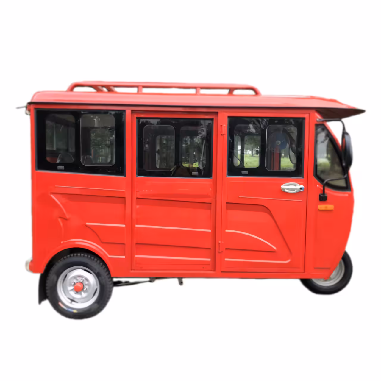 150cc Gasoline TukTuk Tricycle Fully Enclosed 4-5 Seats Front Rear Drum Brakes Electric Start